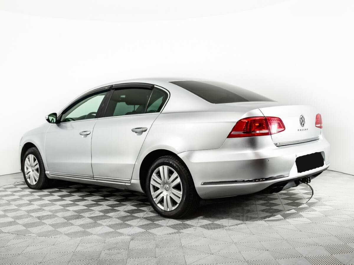 Volkswagen Passat с пробегом — 2011 год. Фото: #6