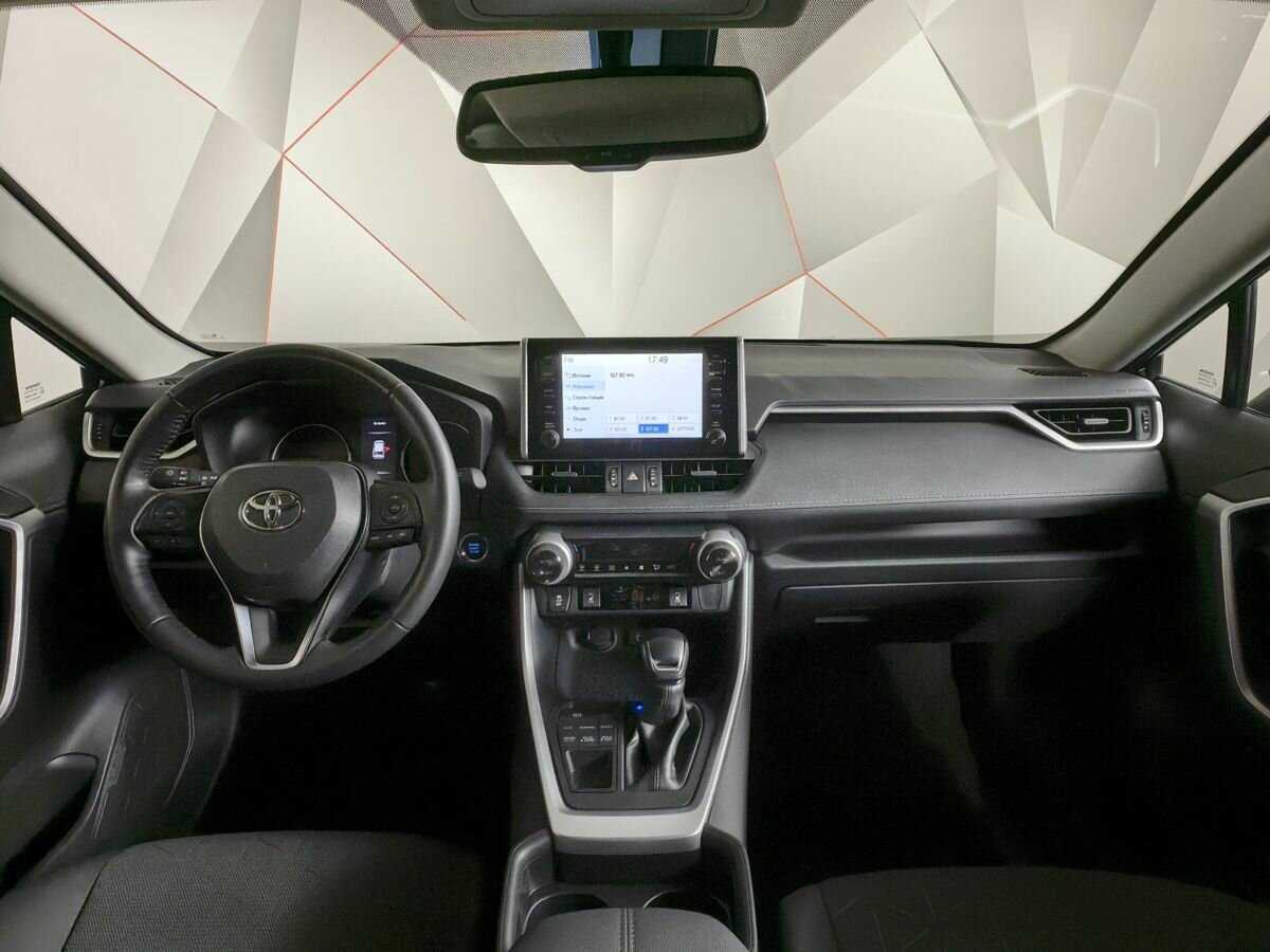 Toyota RAV4 с пробегом — 2021 год. Фото: #9