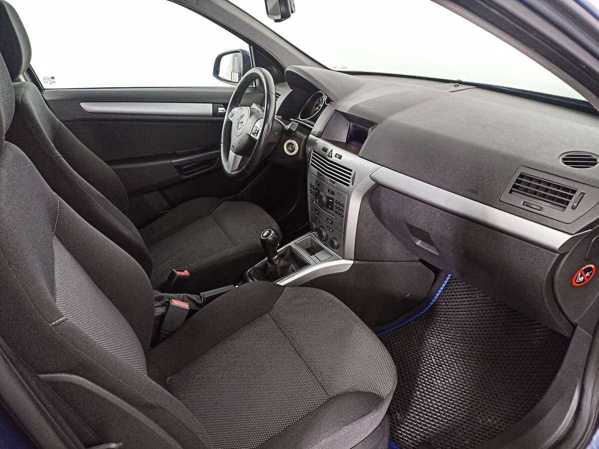 Opel Astra с пробегом — 2011 год. Фото: #8
