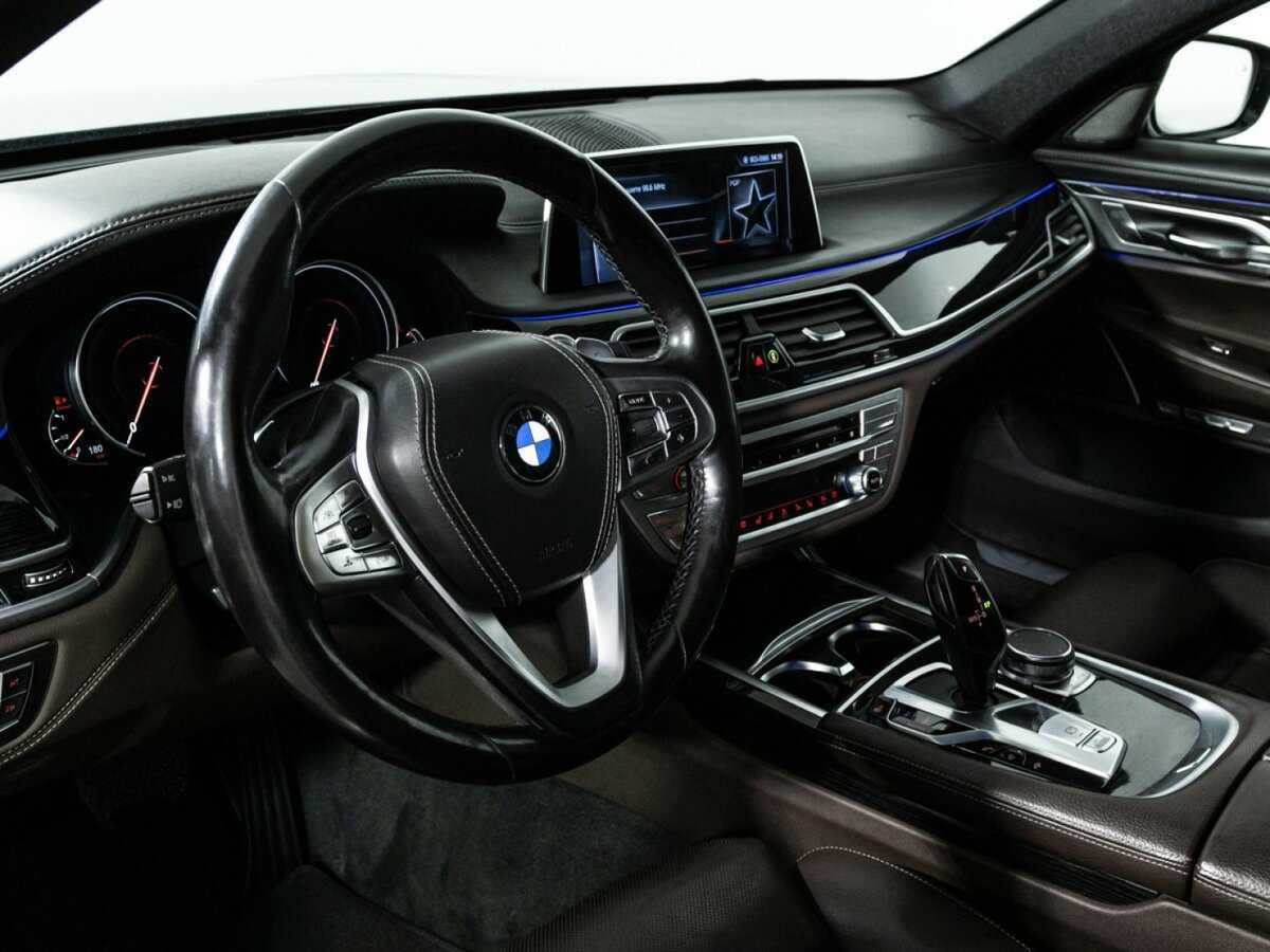 BMW 7 серии с пробегом — 2016 год. Фото: #10