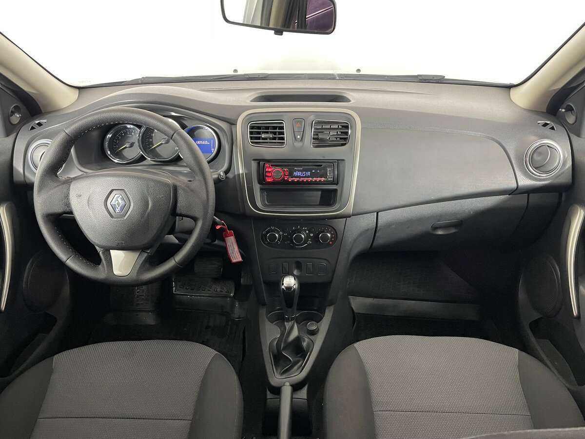 Renault Logan с пробегом — 2015 год. Фото: #8