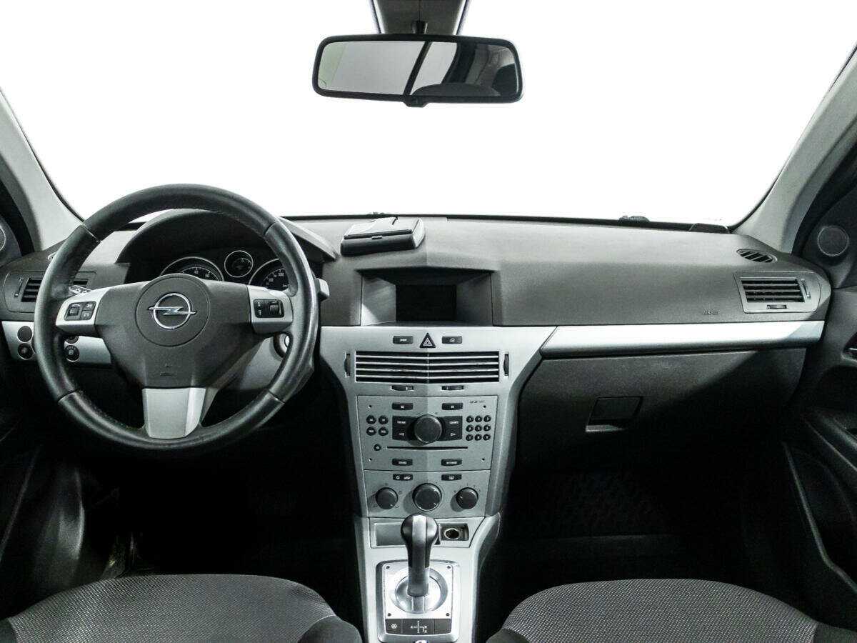 Opel Astra с пробегом — 2010 год. Фото: #12