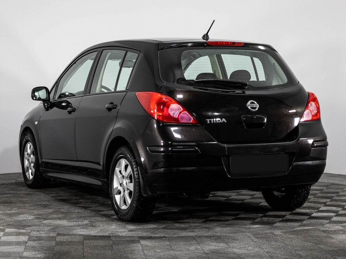 Nissan Tiida с пробегом — 2010 год. Фото: #5