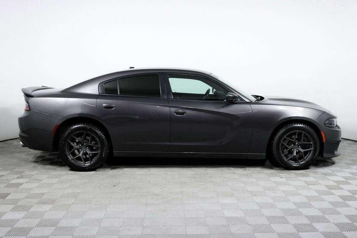 Dodge Charger с пробегом — 2018 год. Фото: #3