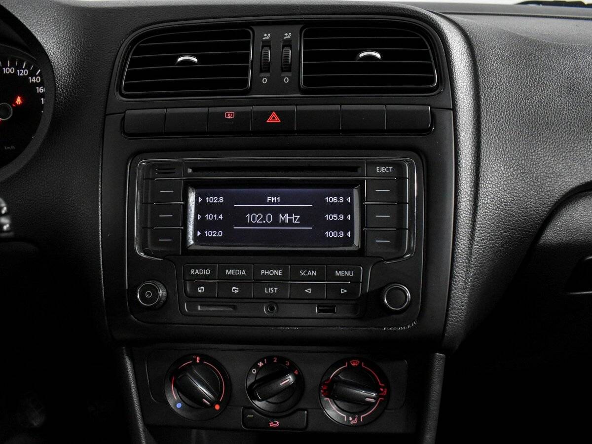 Volkswagen Polo с пробегом — 2010 год. Фото: #13