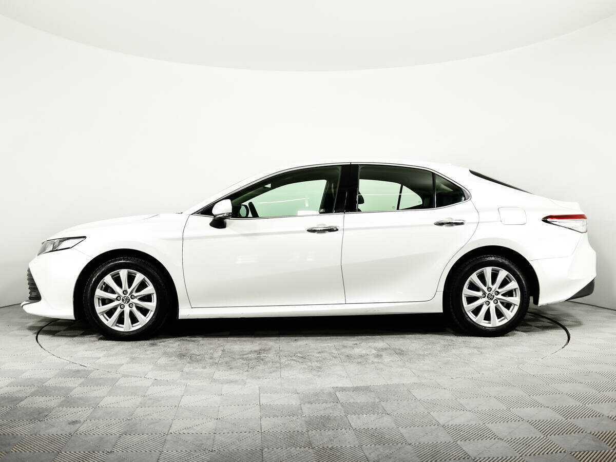 Toyota Camry с пробегом — 2020 год. Фото: #7