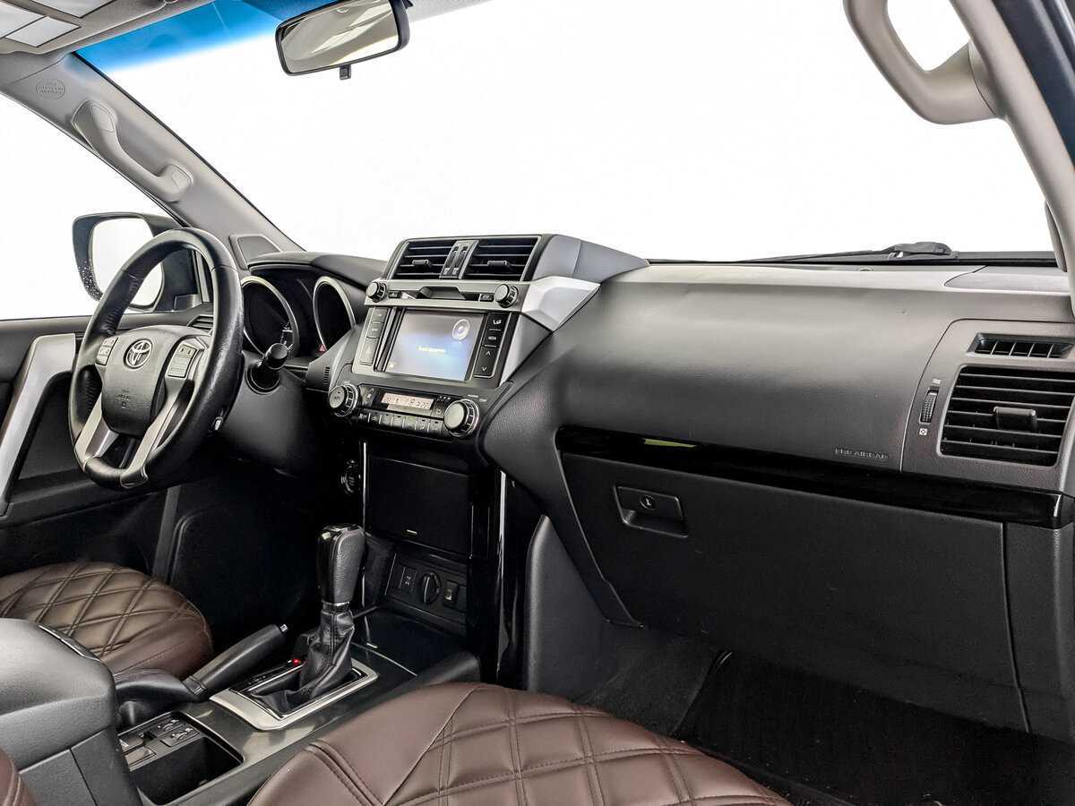 Toyota Land Cruiser Prado с пробегом — 2017 год. Фото: #8