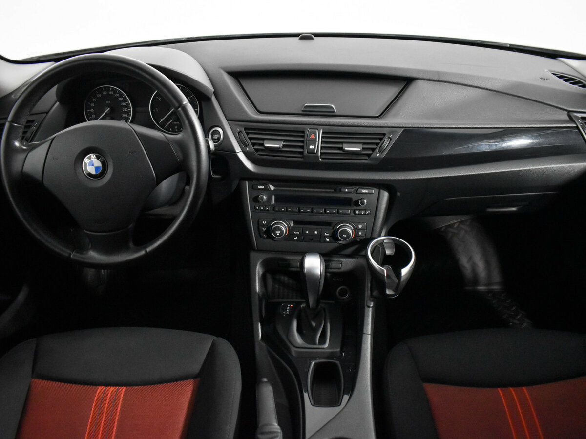BMW X1 с пробегом — 2011 год. Фото: #12
