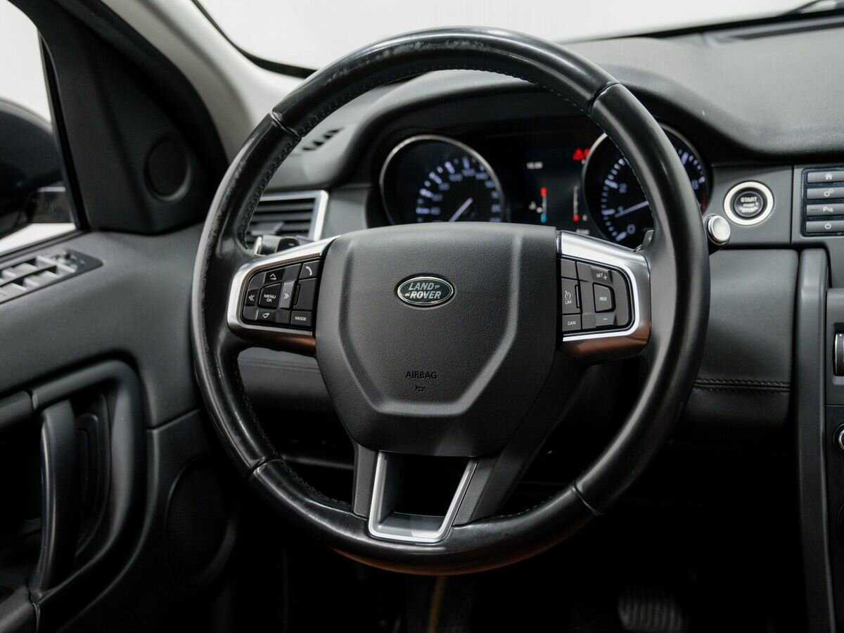 Land Rover Discovery Sport с пробегом — 2015 год. Фото: #10