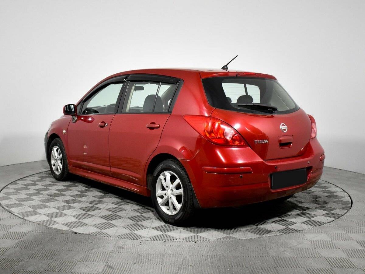 Nissan Tiida с пробегом — 2010 год. Фото: #6