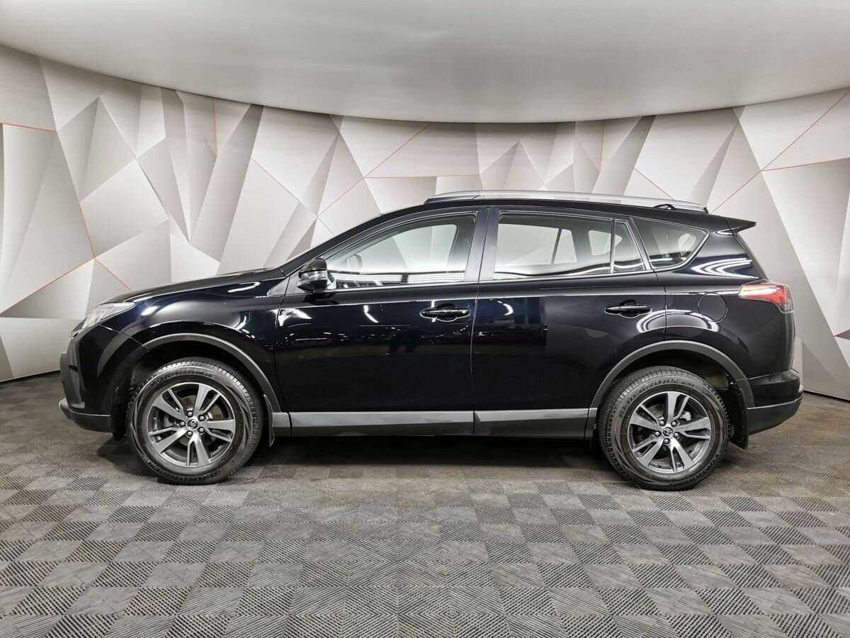 Toyota RAV4 с пробегом — 2018 год. Фото: #4