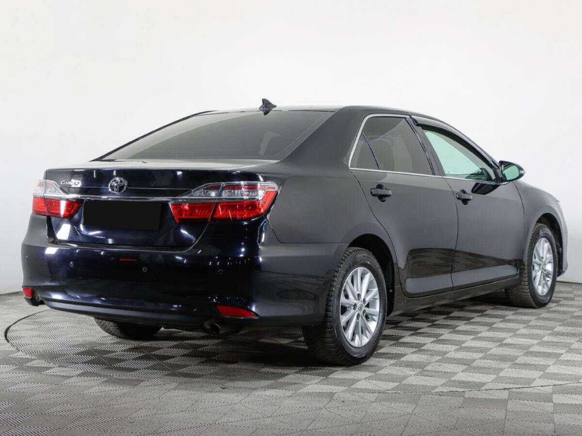 Toyota Camry с пробегом — 2017 год. Фото: #4