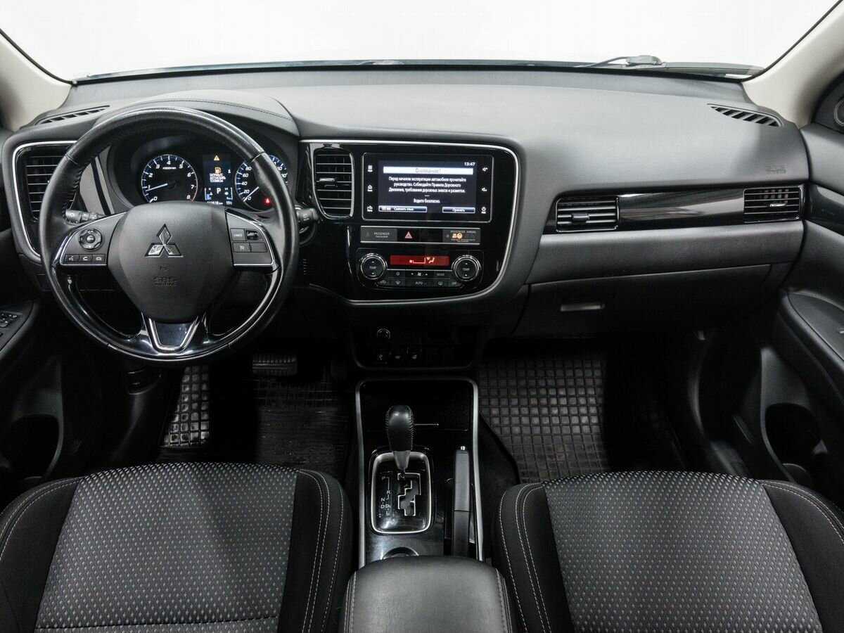 Mitsubishi Outlander с пробегом — 2019 год. Фото: #10