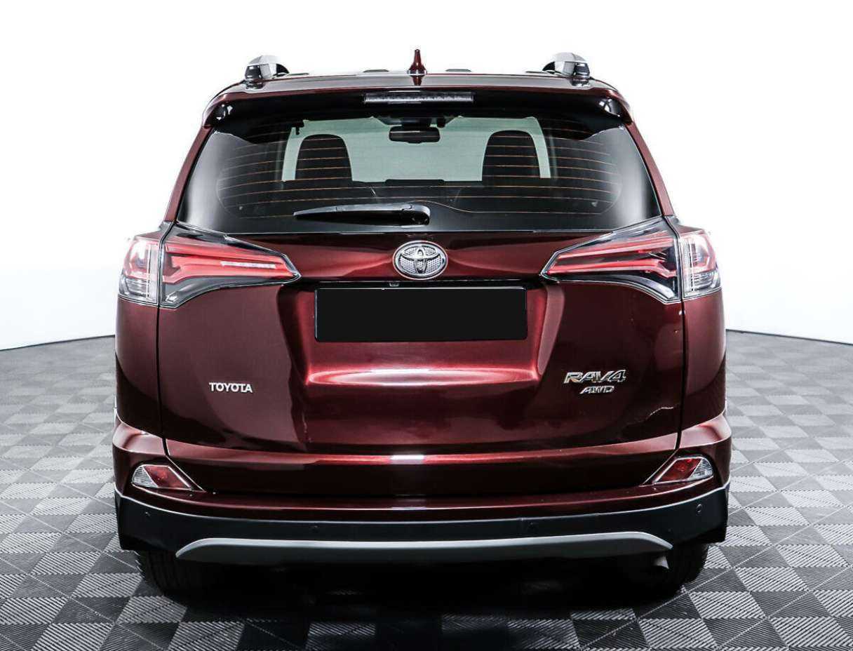 Toyota RAV4 с пробегом — 2018 год. Фото: #5