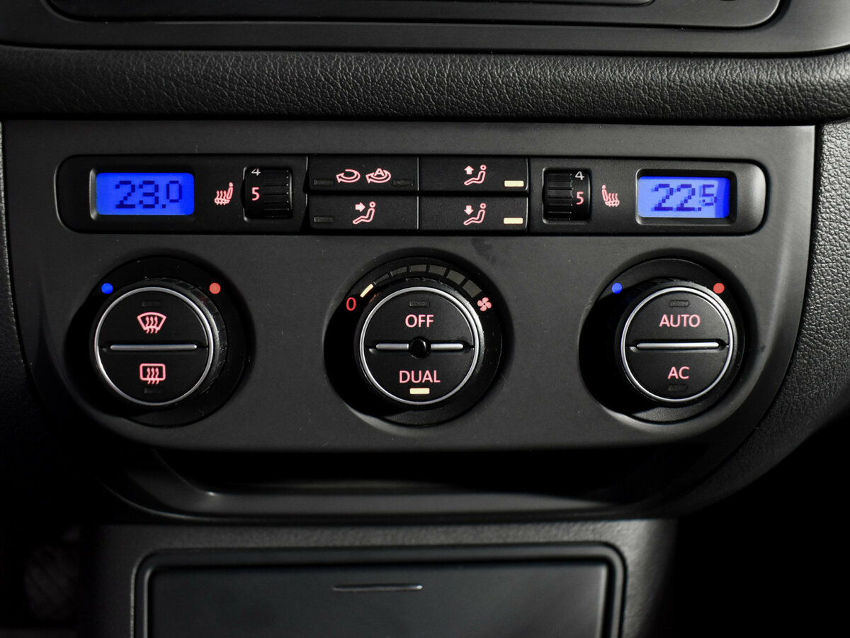Volkswagen Golf Plus с пробегом — 2008 год. Фото: #14