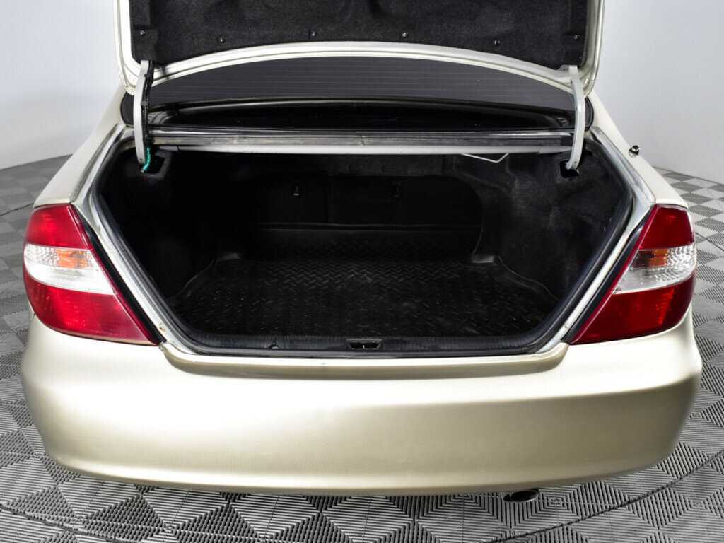 Toyota Camry с пробегом — 2004 год. Фото: #13