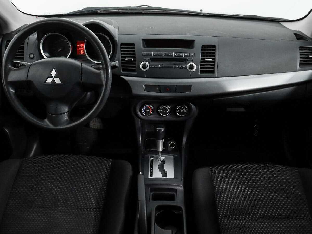 Mitsubishi Lancer с пробегом — 2010 год. Фото: #11