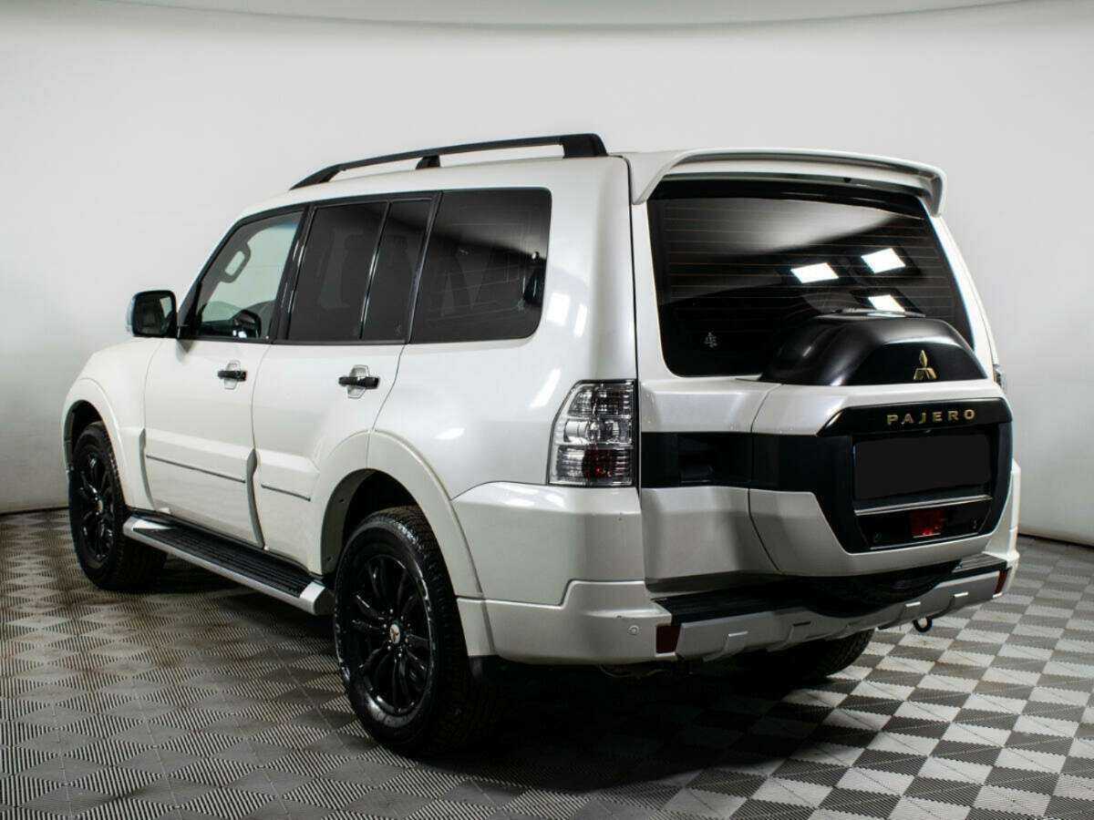 Mitsubishi Pajero с пробегом — 2019 год. Фото: #6