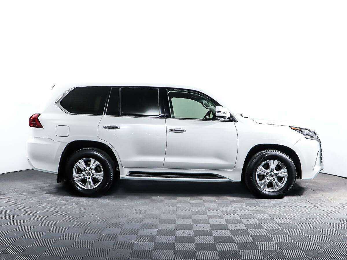 Lexus LX с пробегом — 2016 год. Фото: #3