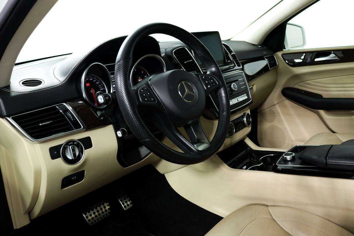 Mercedes-Benz GLE Coupe с пробегом — 2015 год. Фото: #12