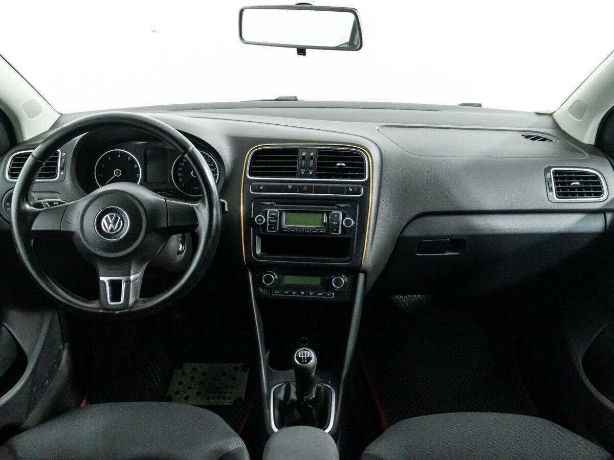 Volkswagen Polo с пробегом — 2010 год. Фото: #12