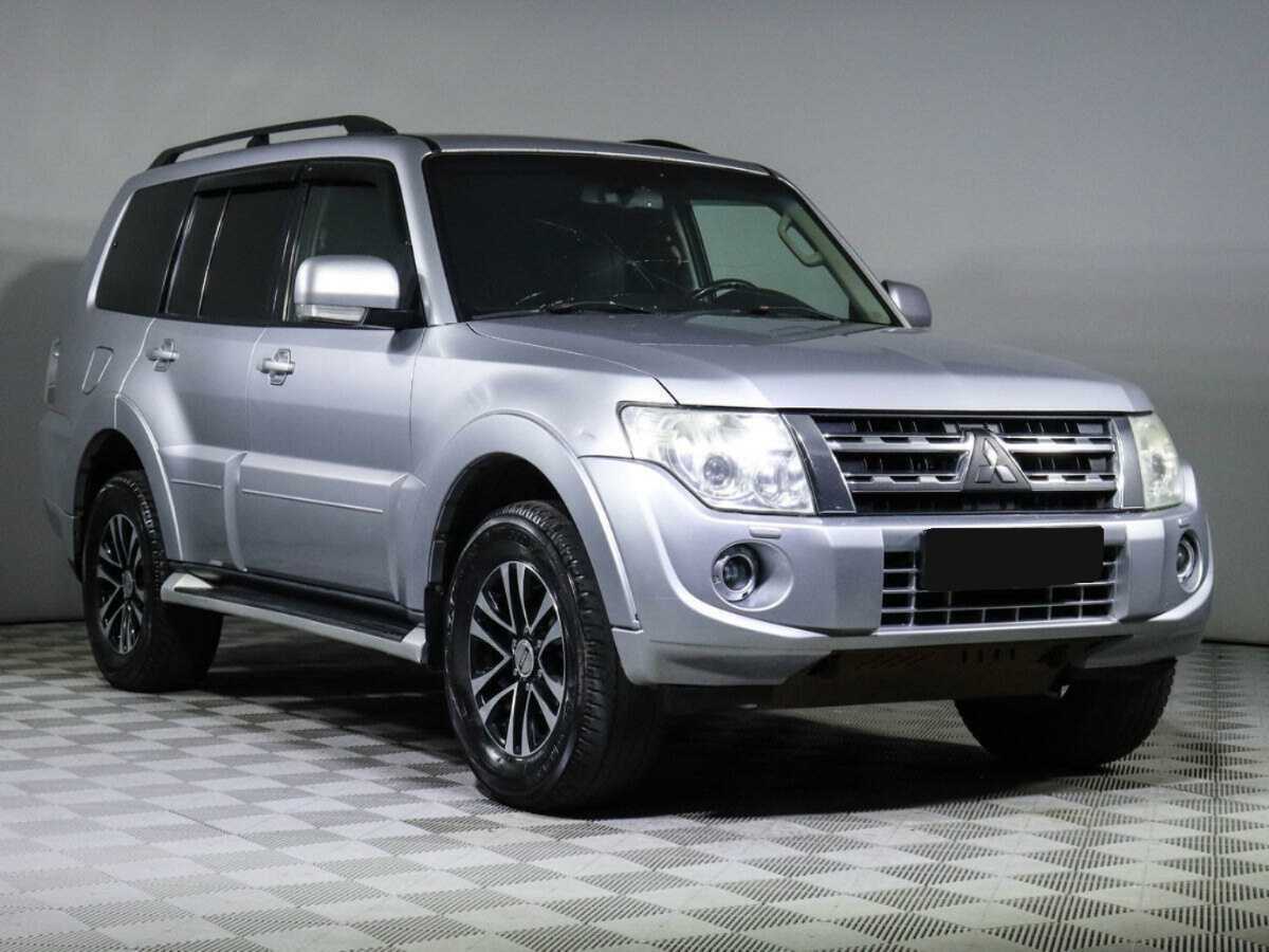 Mitsubishi Pajero с пробегом — 2011 год. Фото: #2