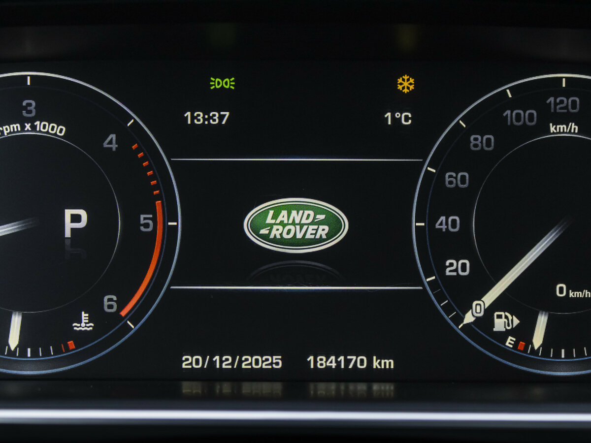 Land Rover Range Rover с пробегом — 2015 год. Фото: #11