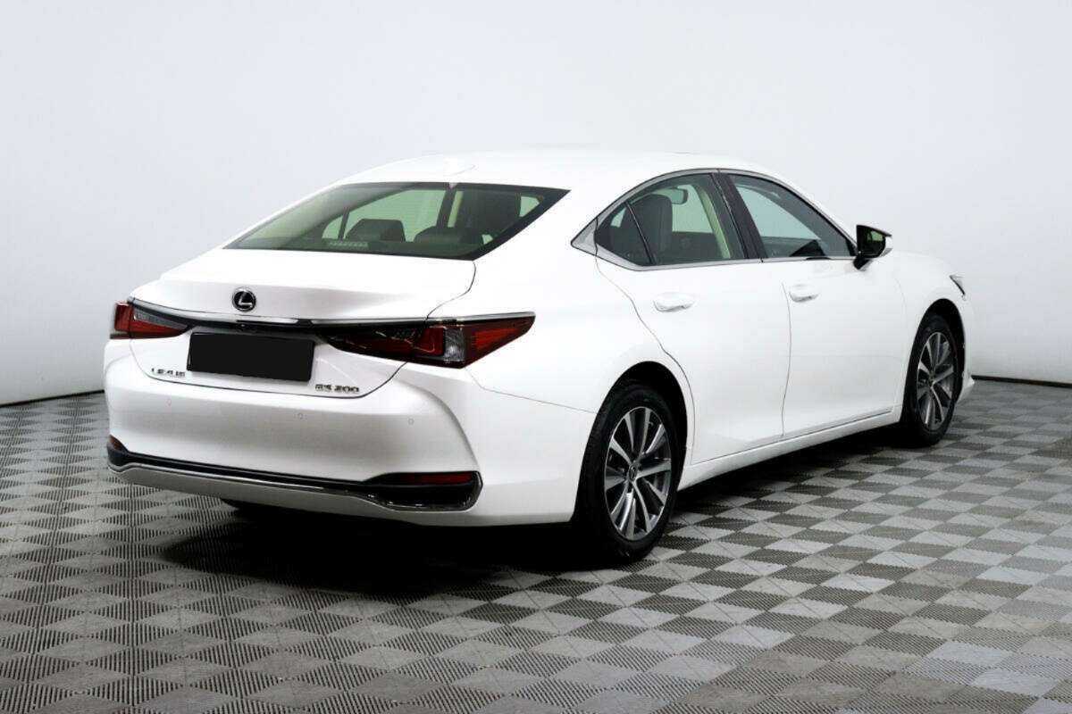Lexus ES с пробегом — 2021 год. Фото: #4