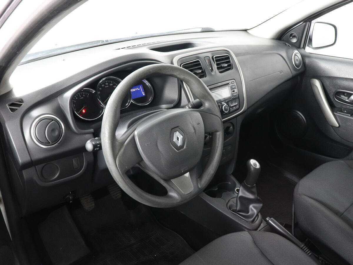 Renault Logan с пробегом — 2014 год. Фото: #4