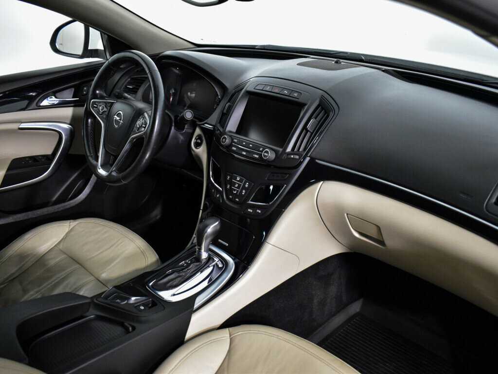 Opel Insignia с пробегом — 2014 год. Фото: #14