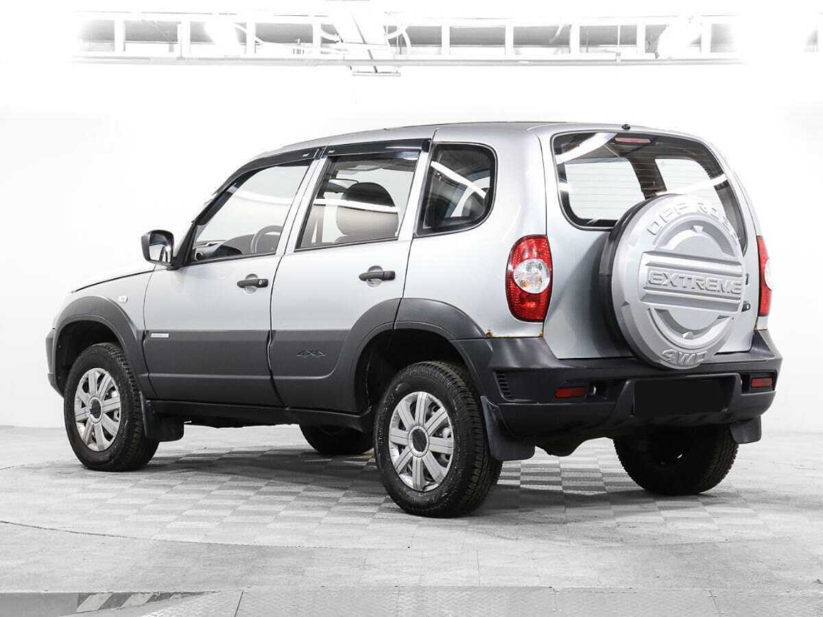 Chevrolet Niva с пробегом — 2011 год. Фото: #6