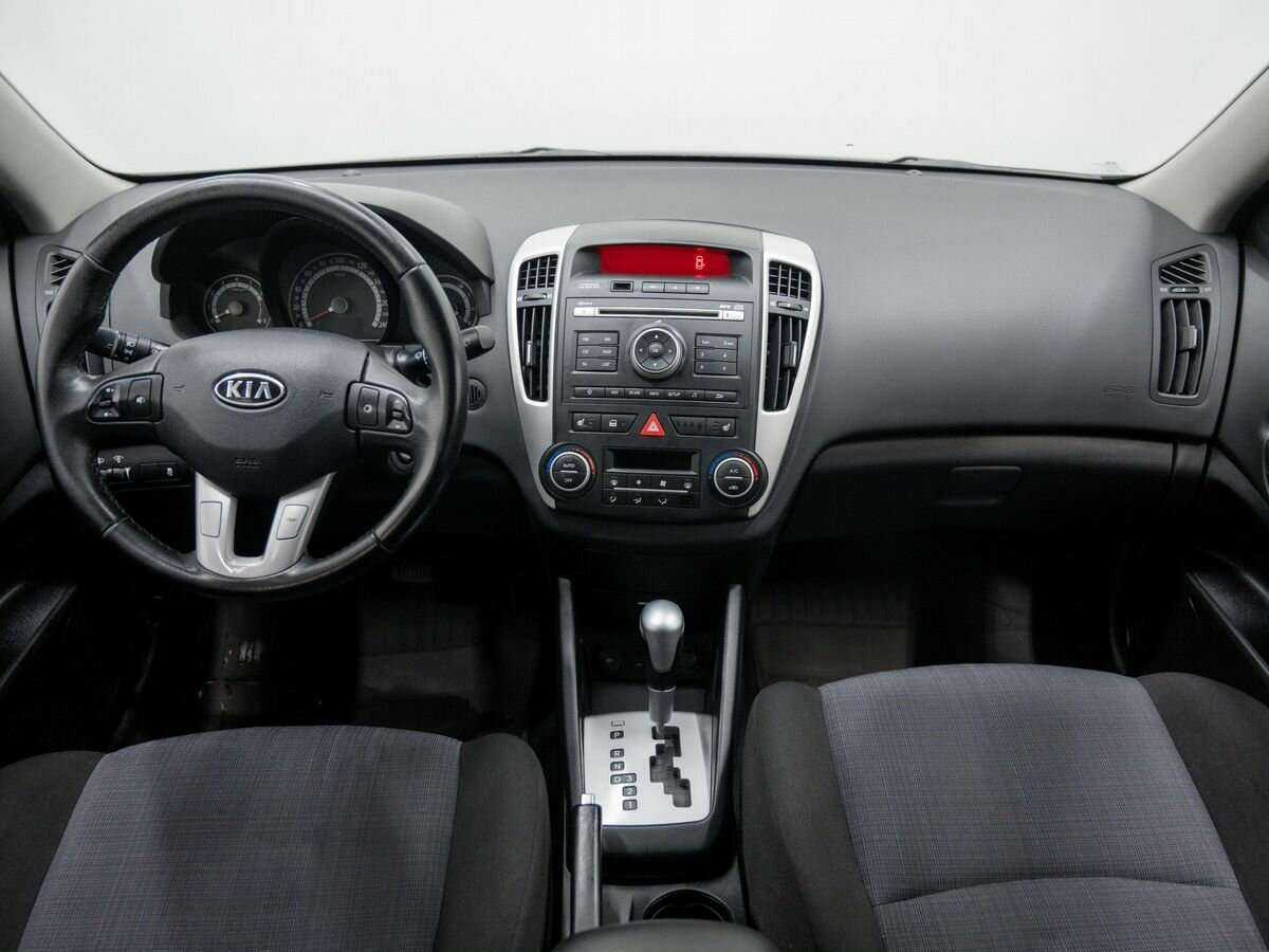 Kia Ceed с пробегом — 2010 год. Фото: #9