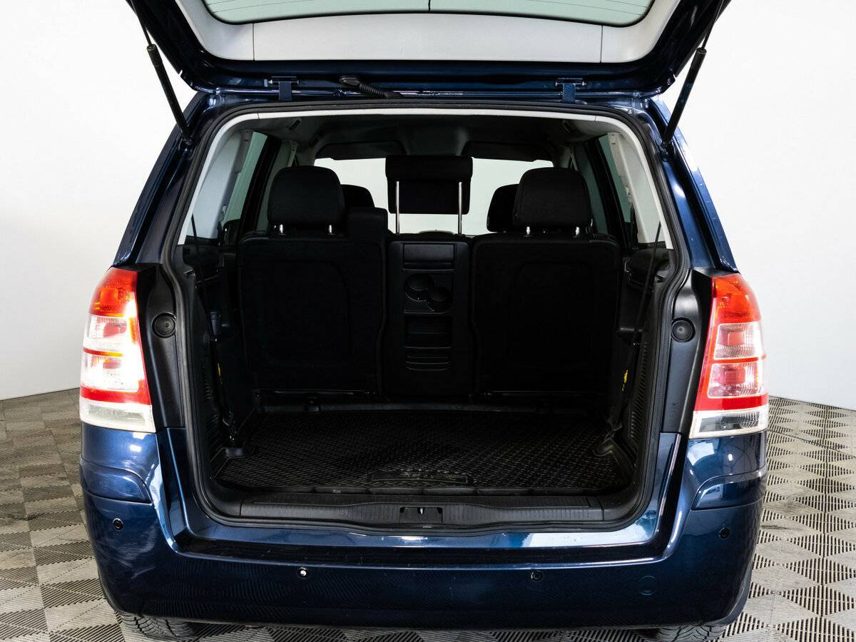 Opel Zafira с пробегом — 2011 год. Фото: #12