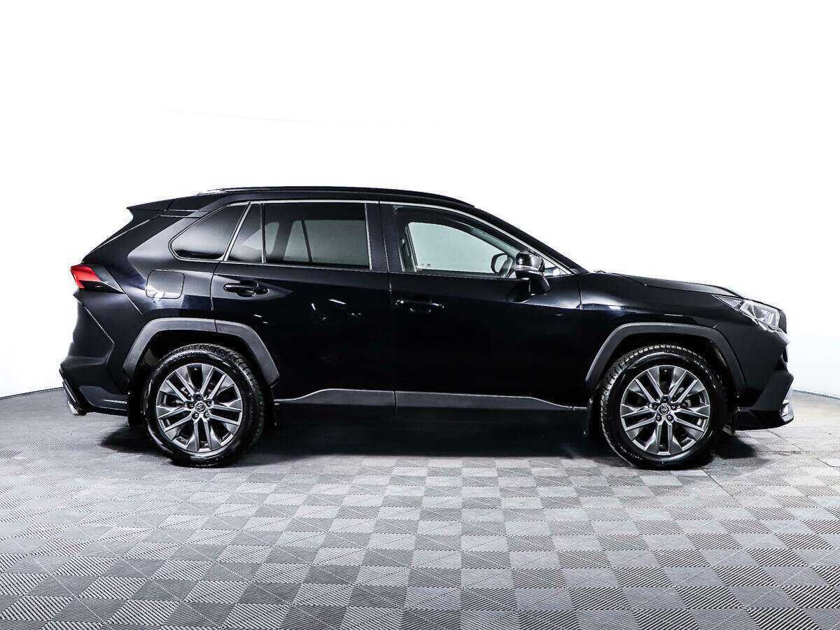 Toyota RAV4 с пробегом — 2021 год. Фото: #3