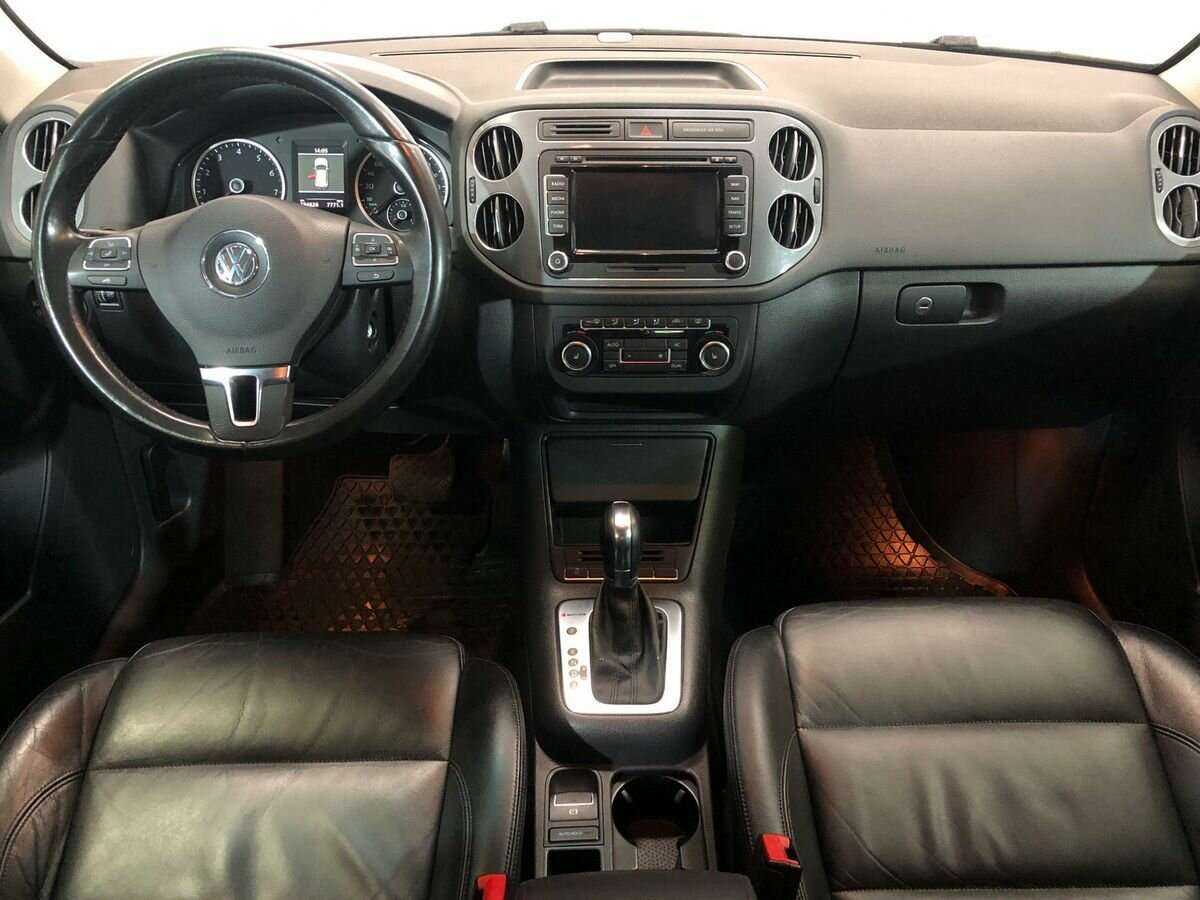 Volkswagen Tiguan с пробегом — 2011 год. Фото: #8