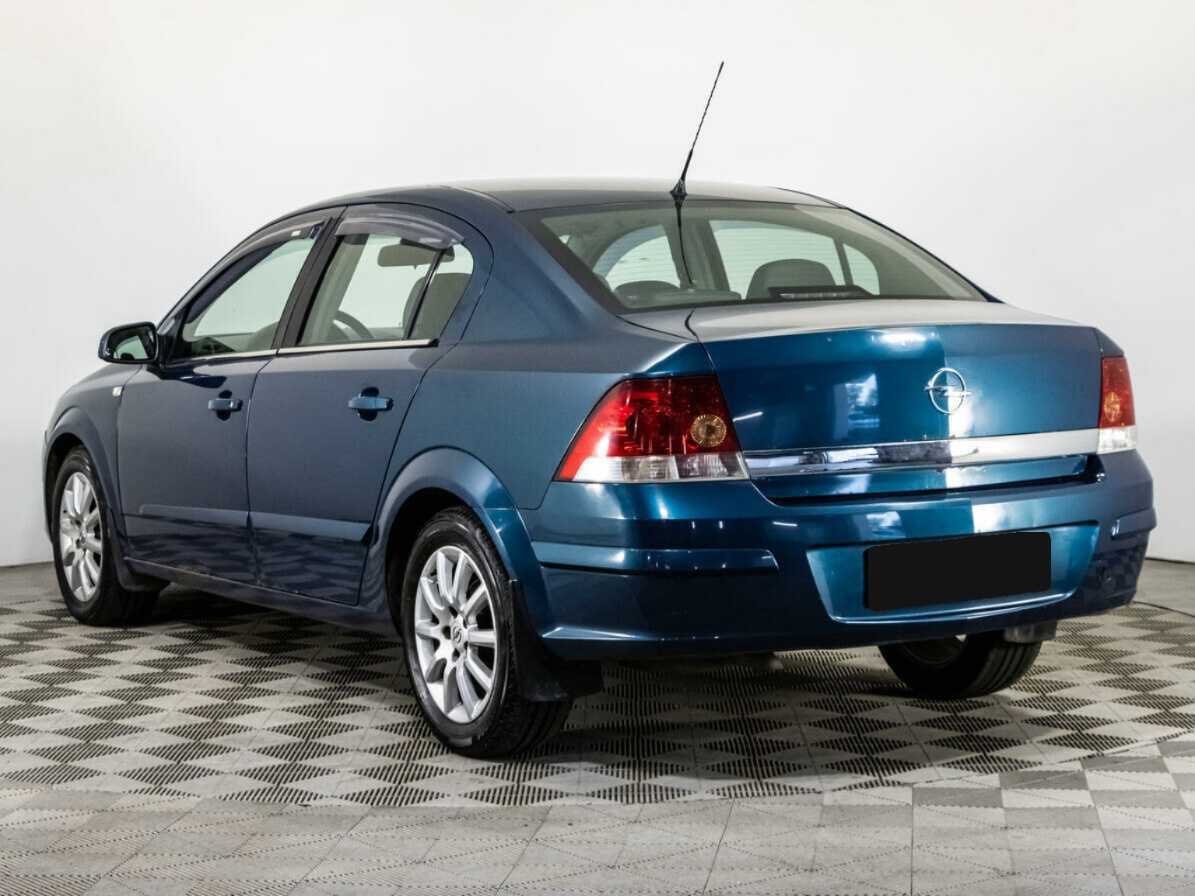 Opel Astra с пробегом — 2008 год. Фото: #5