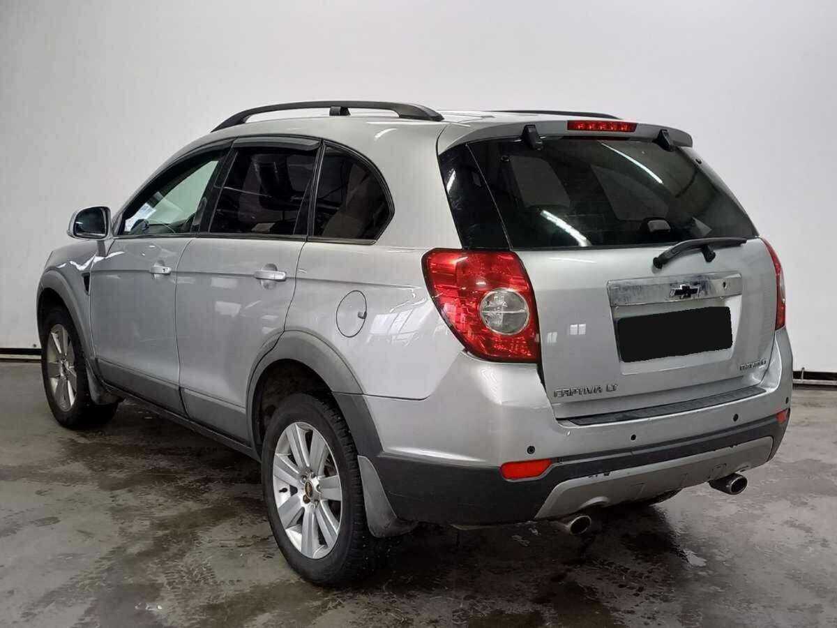 Chevrolet Captiva с пробегом — 2011 год. Фото: #6