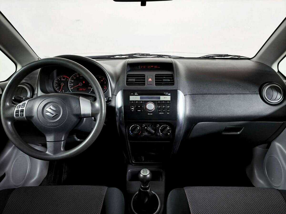 Suzuki SX4 с пробегом — 2008 год. Фото: #8