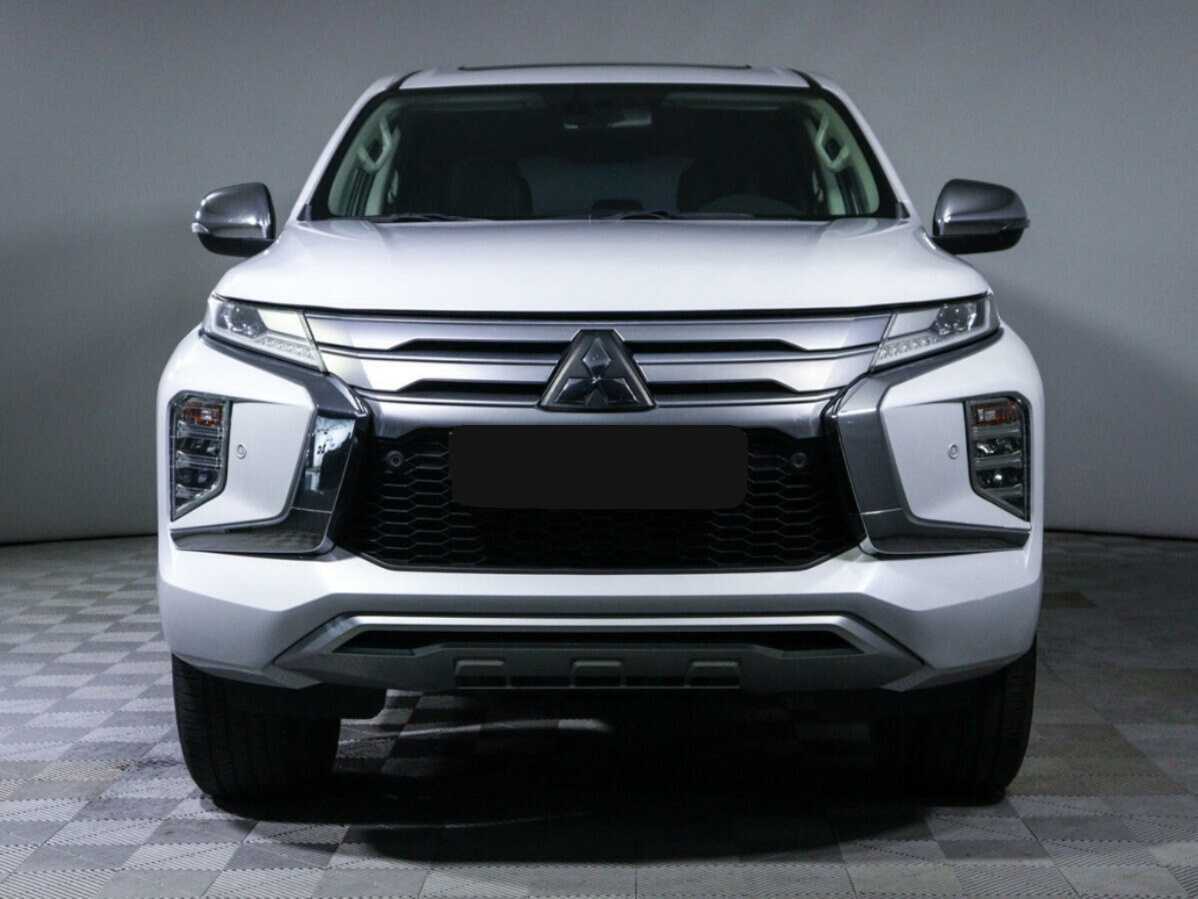 Mitsubishi Pajero Sport с пробегом — 2020 год. Фото: #1