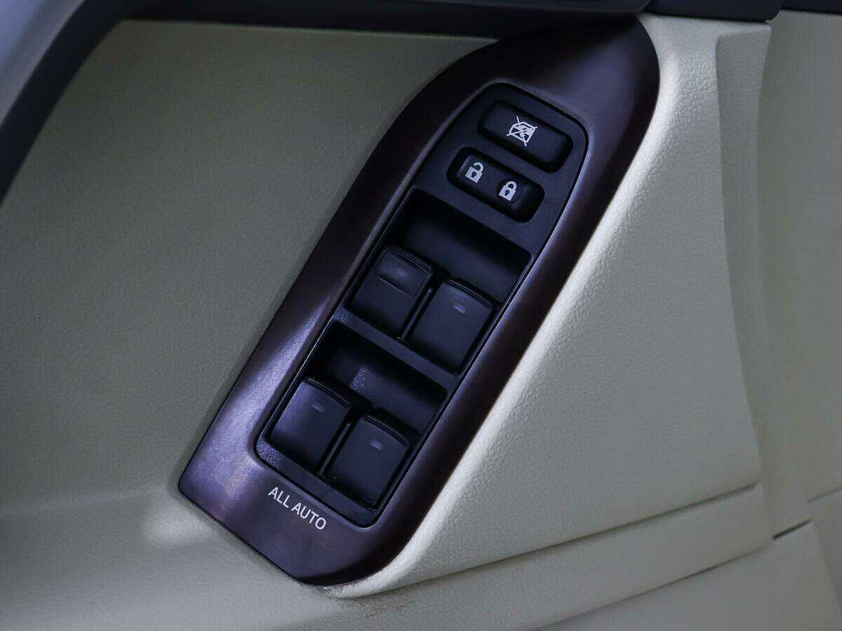 Toyota Land Cruiser Prado с пробегом — 2014 год. Фото: #16