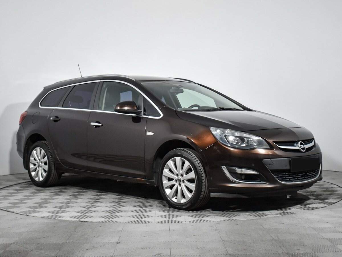 Opel Astra с пробегом — 2013 год. Фото: #2