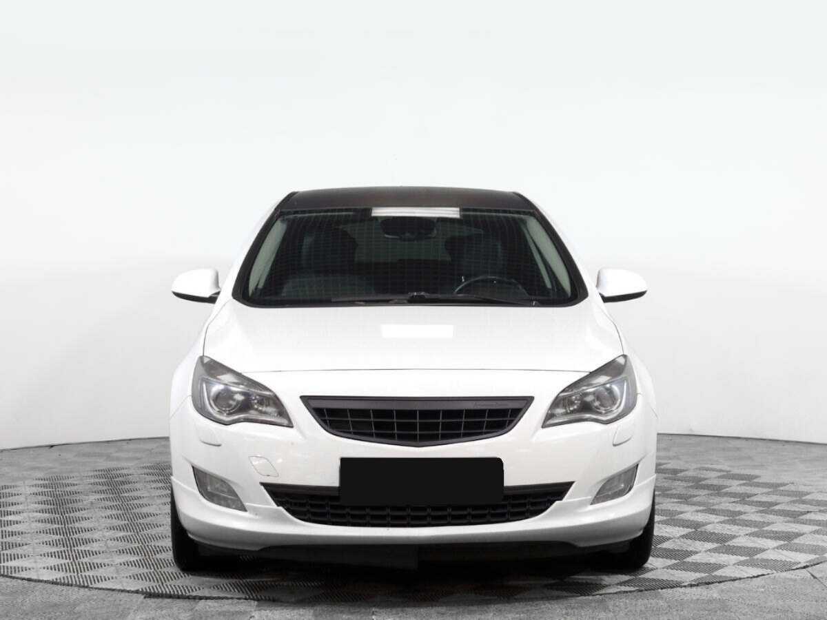 Opel Astra с пробегом — 2011 год. Фото: #0