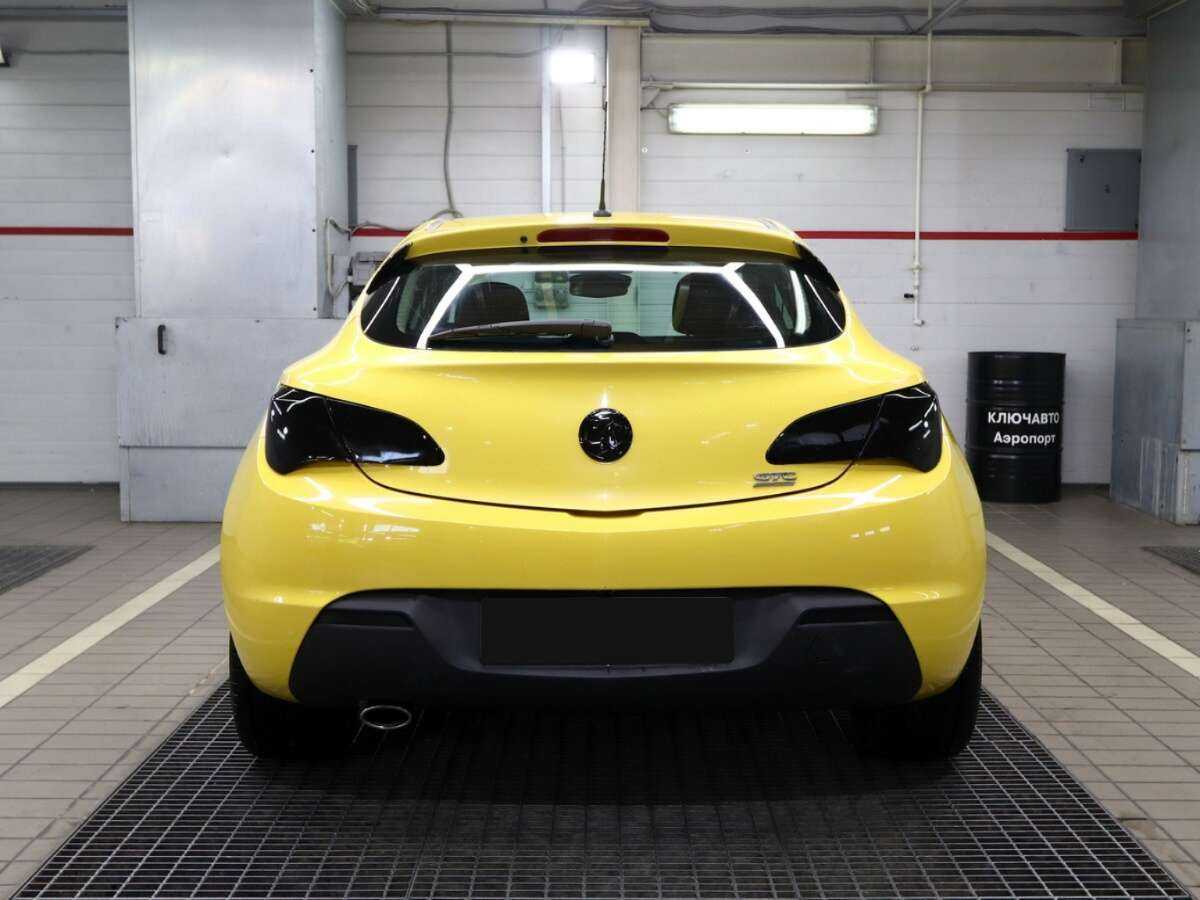 Opel Astra с пробегом — 2014 год. Фото: #4