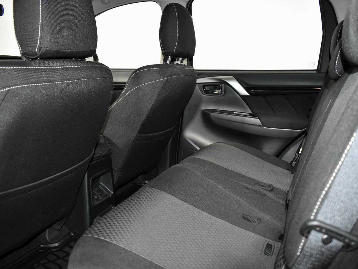 Mitsubishi Pajero Sport с пробегом — 2019 год. Фото: #10