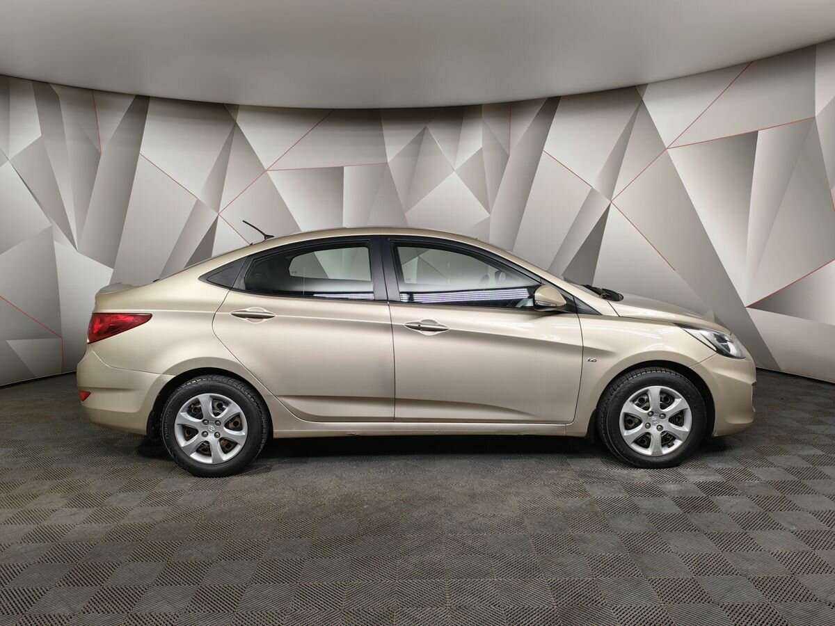 Hyundai Solaris с пробегом — 2011 год. Фото: #5