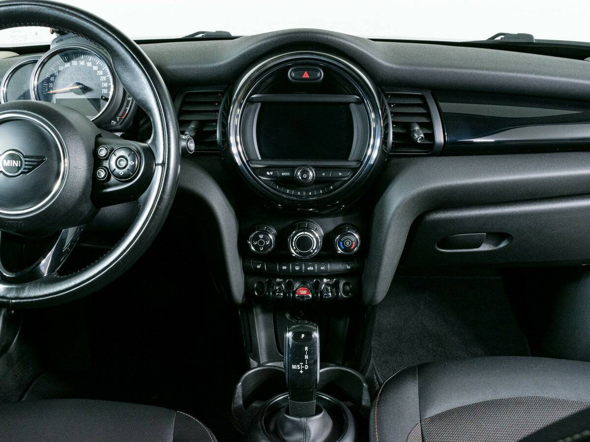 Mini Hatch с пробегом — 2018 год. Фото: #10
