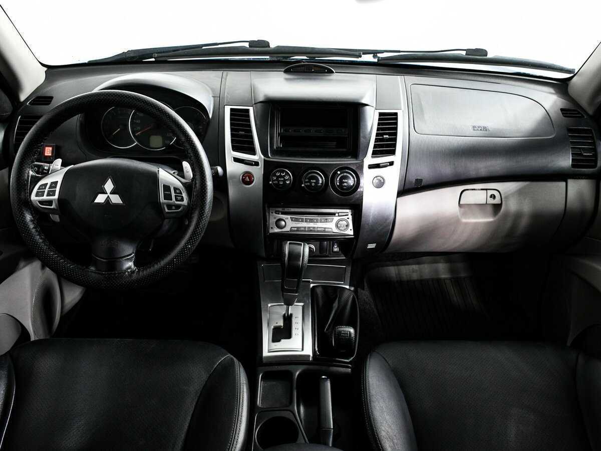 Mitsubishi Pajero Sport с пробегом — 2010 год. Фото: #8