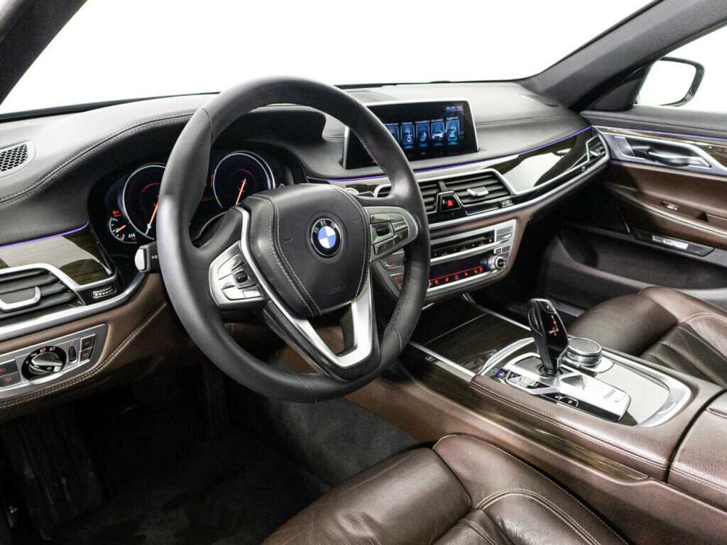BMW 7 серии с пробегом — 2016 год. Фото: #10