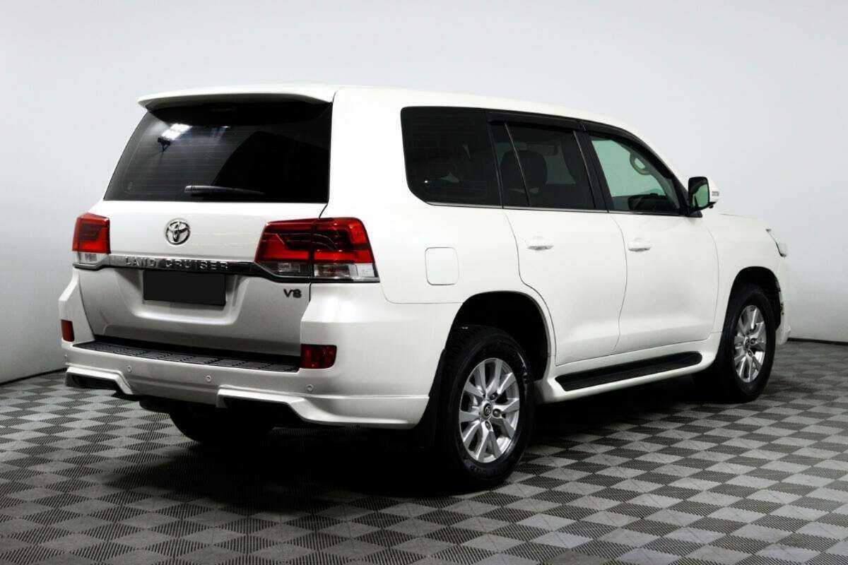 Toyota Land Cruiser с пробегом — 2015 год. Фото: #4