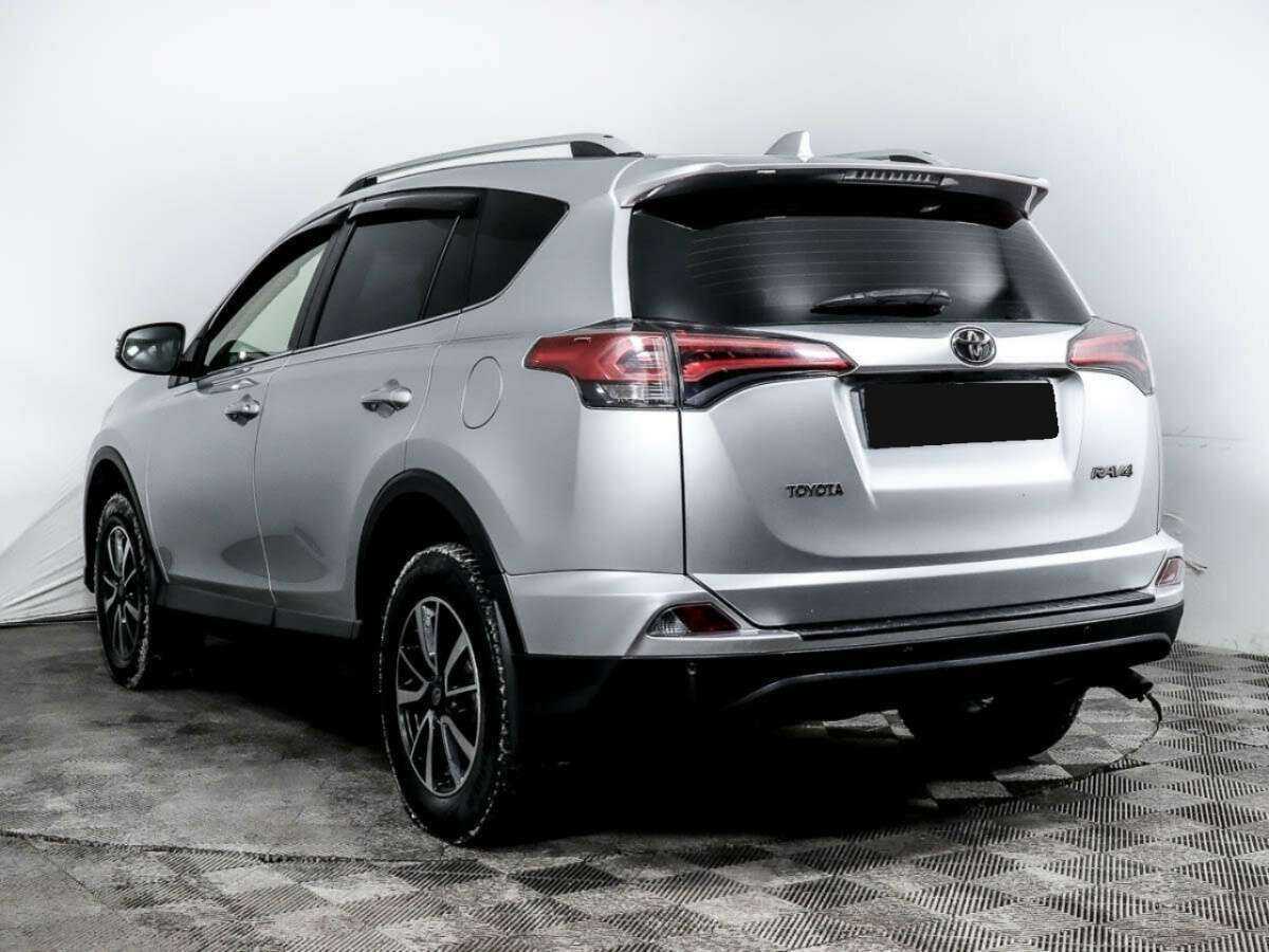 Toyota RAV4 с пробегом — 2016 год. Фото: #5